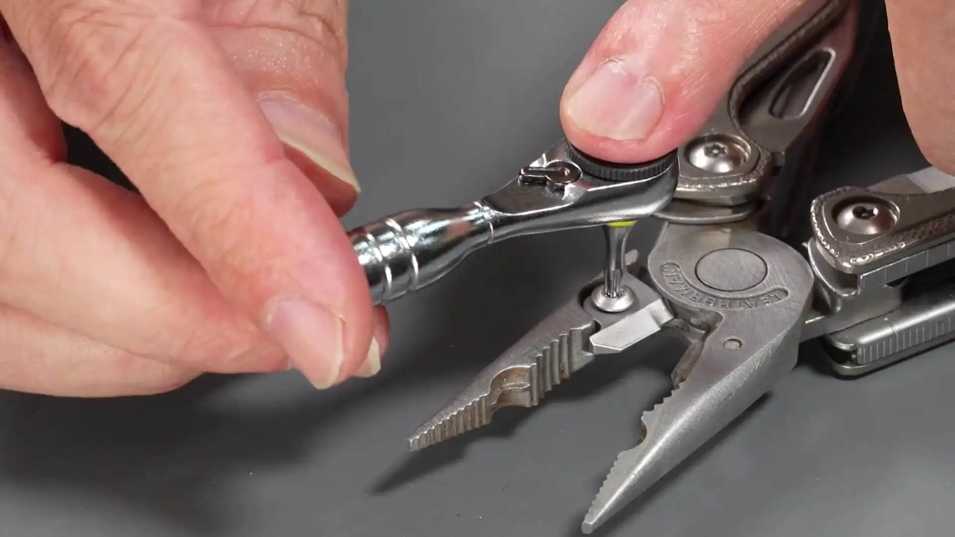 レッグリルフ Flat End Flex Head Ratchet Wrench - 711L