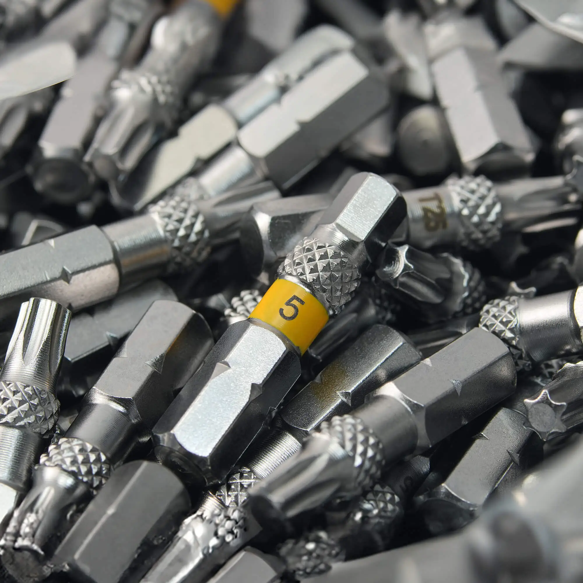 05_711L KnurlGrip 1_4 Inch Hex Bit color coded-min